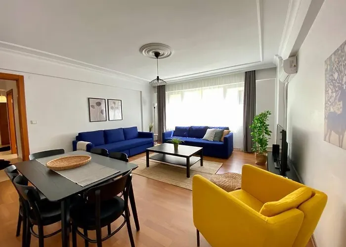 Central Location 3 Bedroom Flat - No6