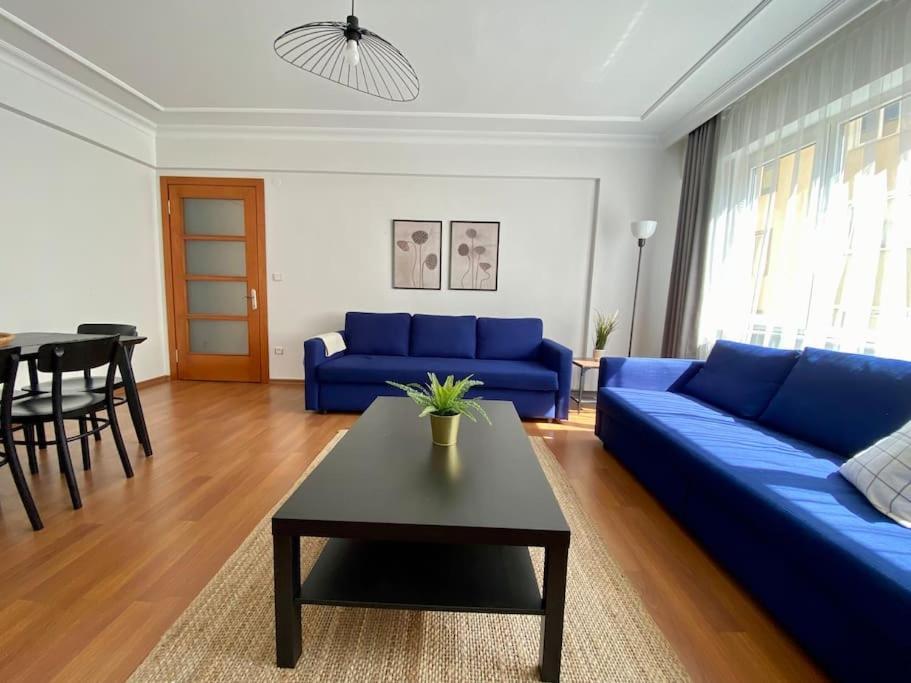 Location 3 Bedroom Flat - No6