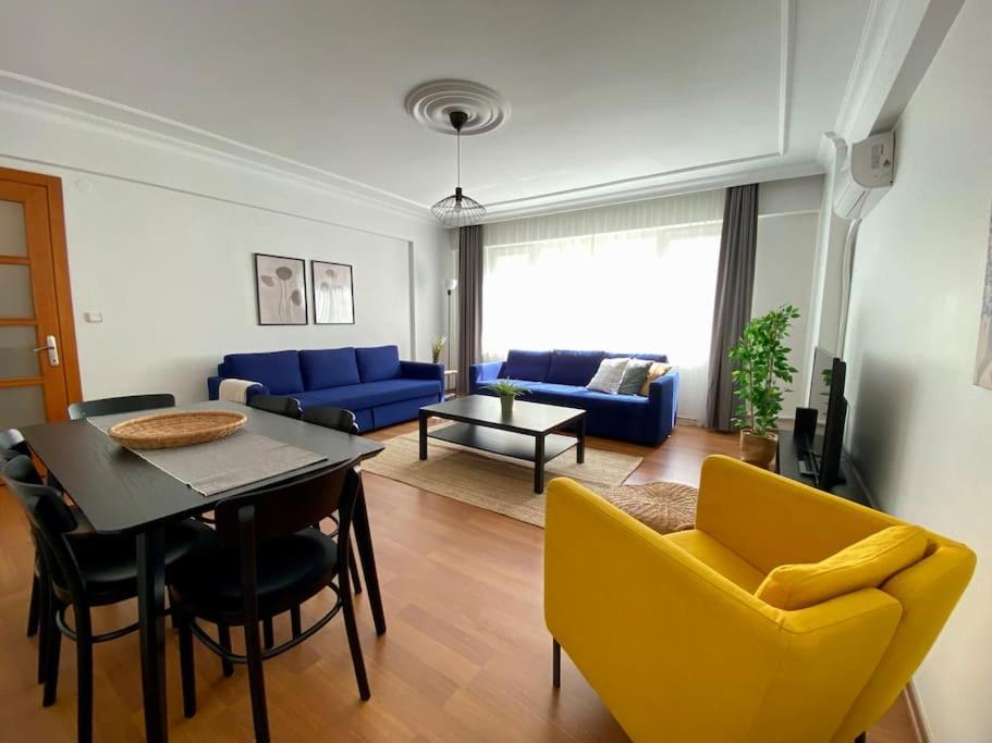 Location 3 Bedroom Flat - No6